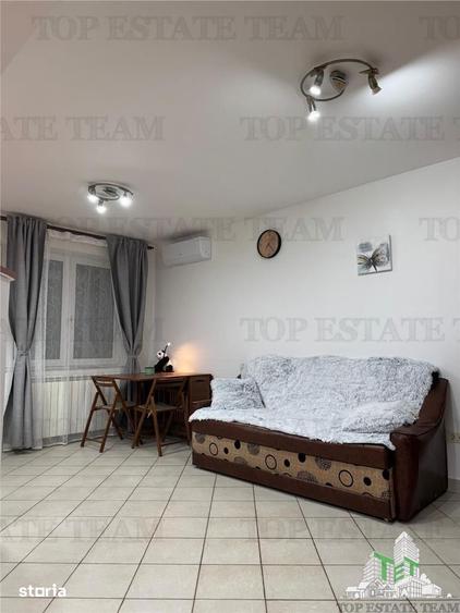 Apartament cu 3 camere semidecomandat, mobilat în Centrul Civic