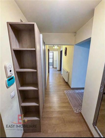 Apartament cu 4 camere decomandat în Tudor