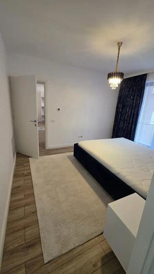 Apartament cu 2 camere semidecomandat, mobilat în Sisești