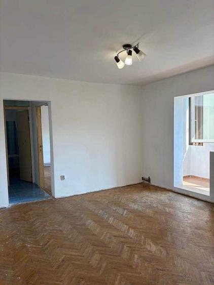 Apartament cu 2 camere semidecomandat în Șagului
