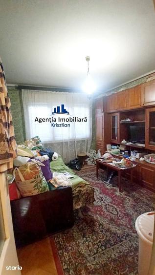Apartament cu 4 camere decomandat în Burdea