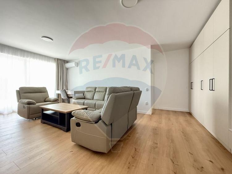 Apartament cu 2 camere semidecomandat, mobilat în Sopor