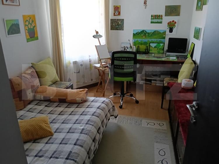 Casă individuală cu 8 camere cu Canalizare în Gheorghe Doja