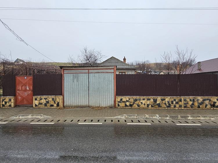 Casă cu 4 camere cu Teren 500 Mp în Central