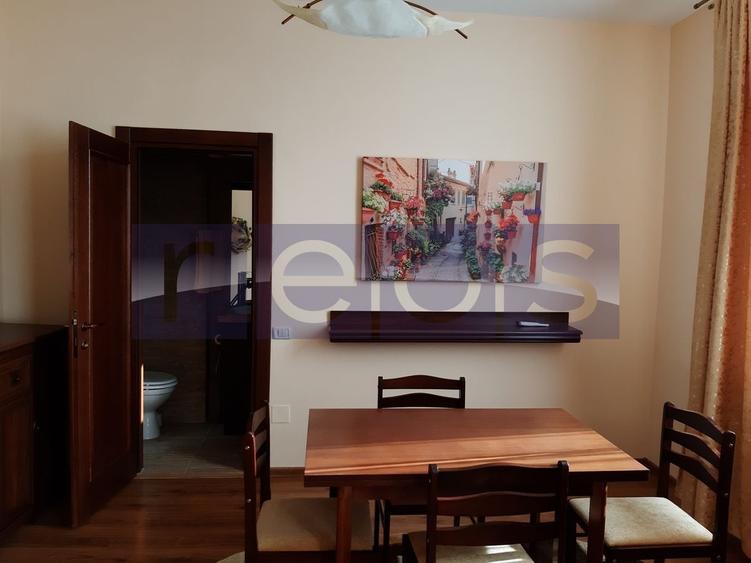 Apartament cu 3 camere decomandat, mobilat în Polonă