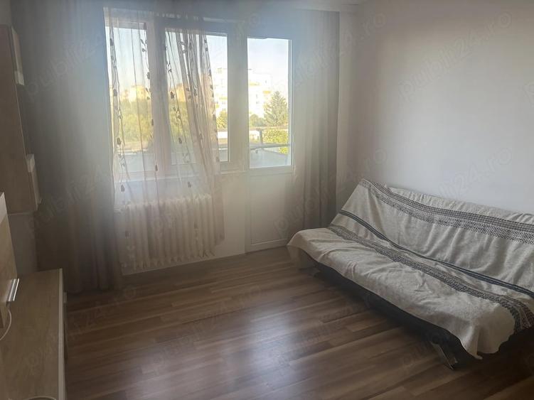 Apartament cu 2 camere semidecomandat în Berceni