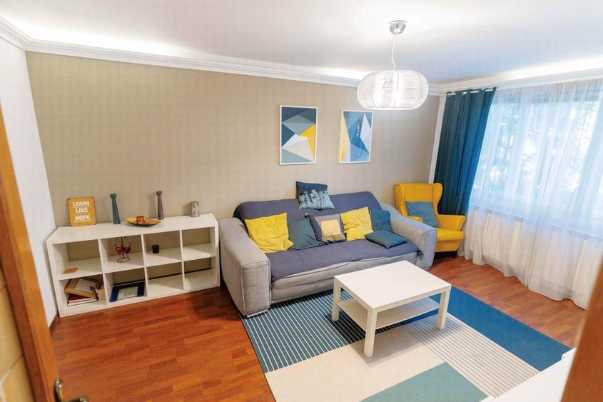 Apartament cu 4 camere în Drumul Taberei
