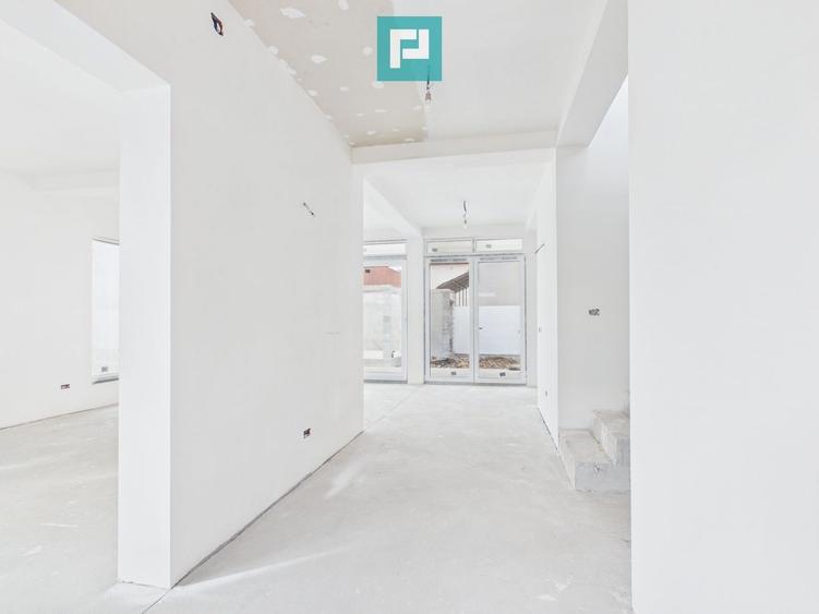 Casă individuală cu 4 camere cu Teren 464 Mp în Pârneava