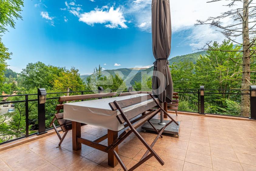 Hotel/Pensiune, de 870 mp, în Sinaia