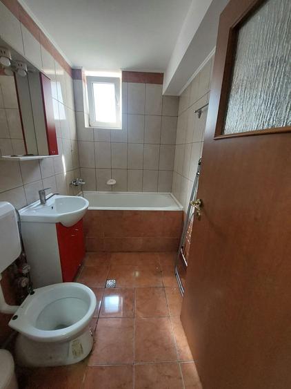 Apartament cu 2 camere semidecomandat în Calea Clujului