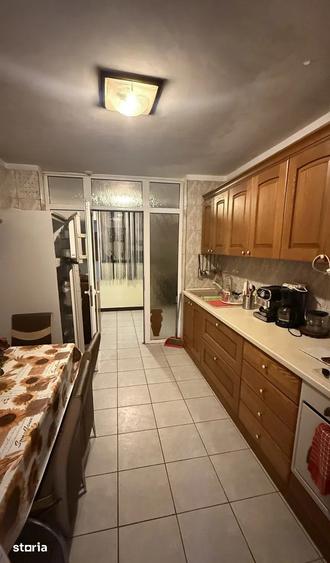 Apartament cu 4 camere în Drumul Taberei