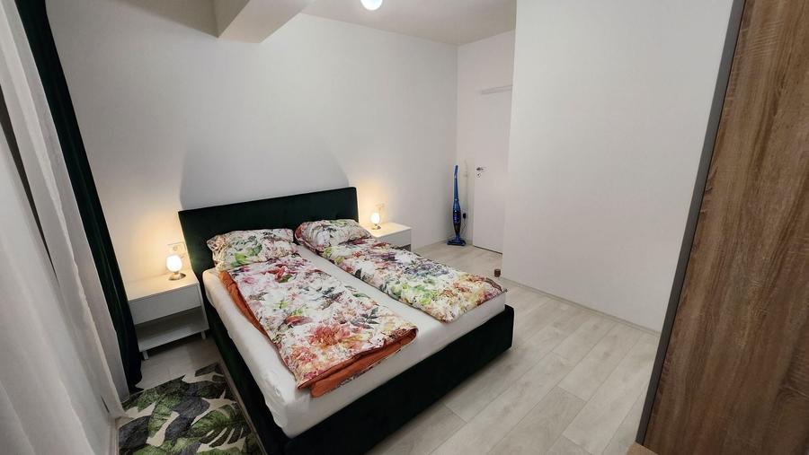 Apartament cu 2 camere decomandat, mobilat în Aradului