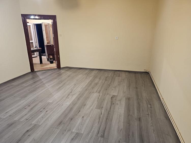 Casă cu 4 camere în Exterior Vest