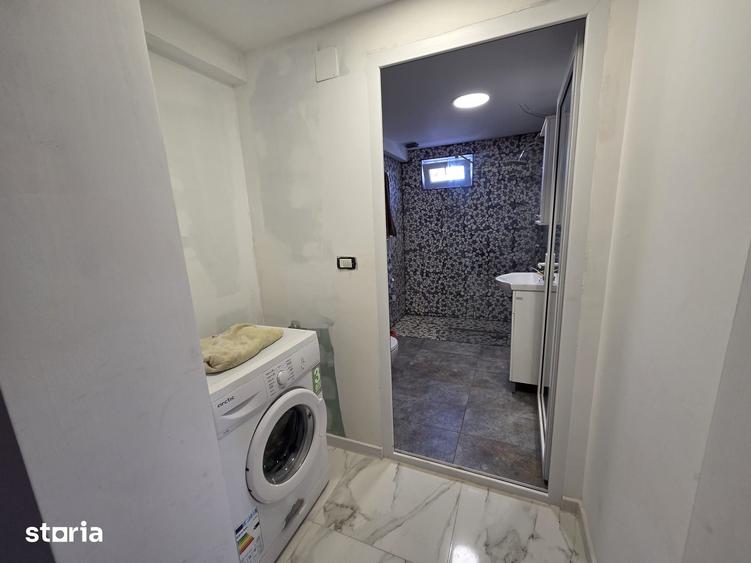 Casă cu 4 camere cu Teren 538 Mp în Priseaca