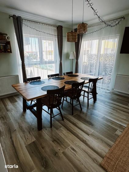 Apartament cu 3 camere decomandat în Florești