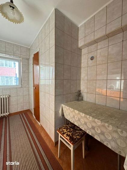 Apartament cu 4 camere decomandat, mobilat în Rahova