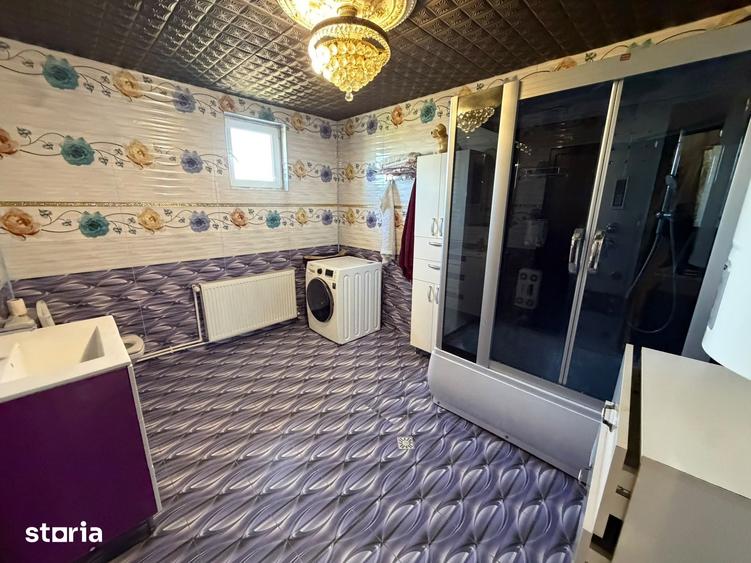 Casă cu 4 camere cu Teren 200 Mp în Central