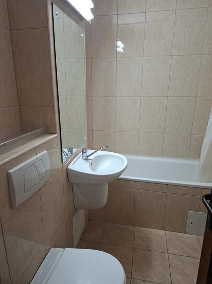 Apartament cu 3 camere decomandat în Intim