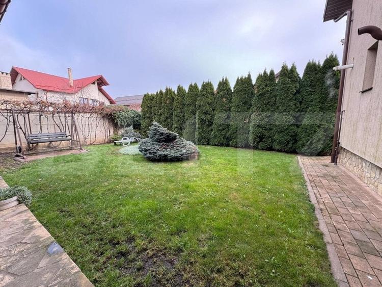 Casă individuală cu 4 camere cu Canalizare în Exterior Vest