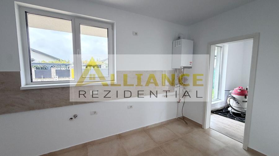 Casă individuală cu 4 camere cu Canalizare în Berceni