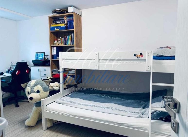 Apartament cu 3 camere semidecomandat în Florești