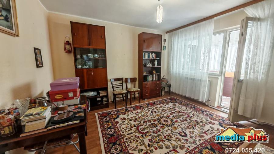 Apartament cu 3 camere decomandat în Central