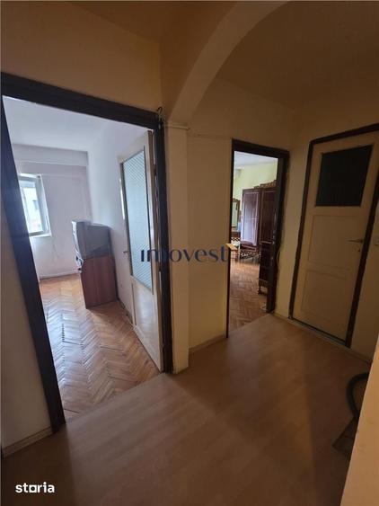 Apartament cu 3 camere decomandat în Central