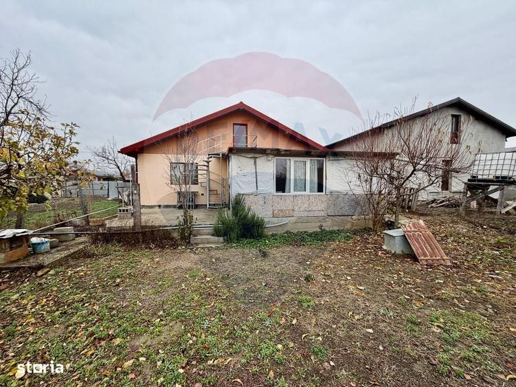 Casă cu 4 camere în Vânători