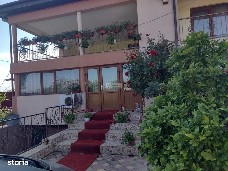 Casă cu 4 camere cu Teren 1000 Mp în Garoafa