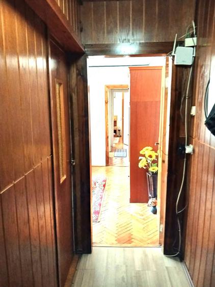 Apartament cu 3 camere semidecomandat în Dacia