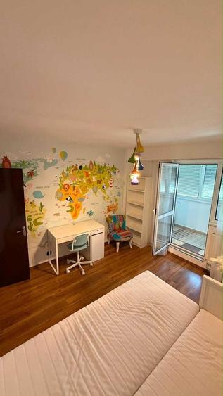Apartament cu 3 camere decomandat în Radu Negru