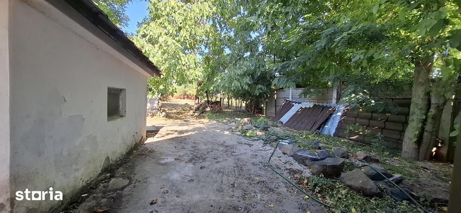 Casă cu 3 camere cu Teren 900 Mp în Central