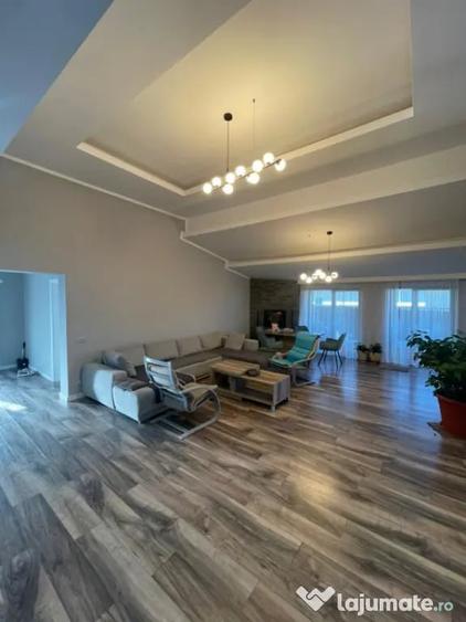 Casă cu 4 camere cu Teren 654 Mp în Satu Nou de Jos