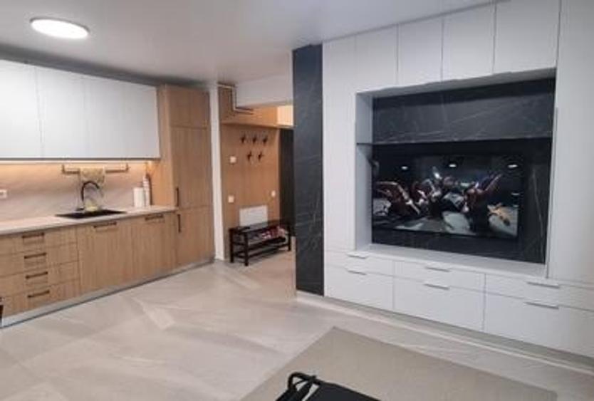 Apartament cu 2 camere semidecomandat, mobilat în Berceni