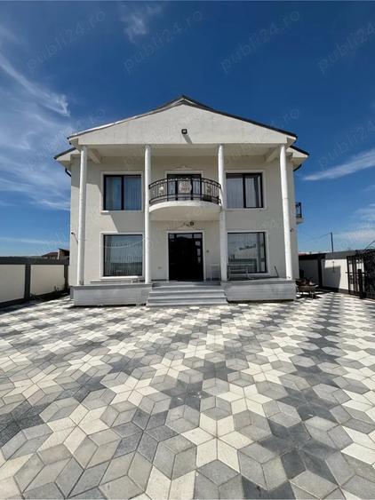 Casă cu Teren 400 Mp în Central