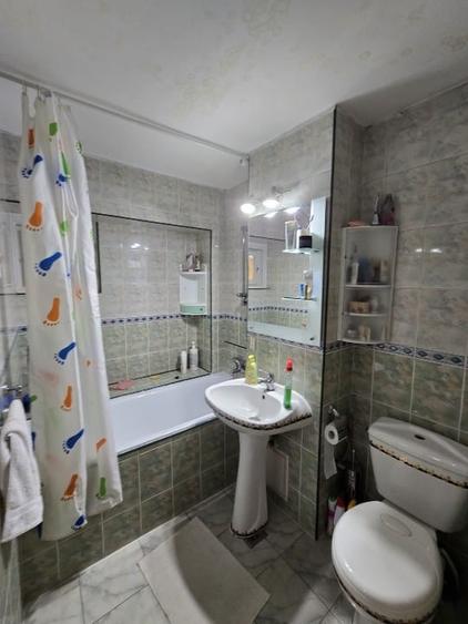 Apartament cu 3 camere decomandat, mobilat în Unirii