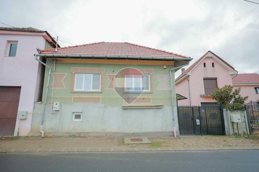 Casă individuală cu 3 camere cu Teren 200 Mp în Nojorid