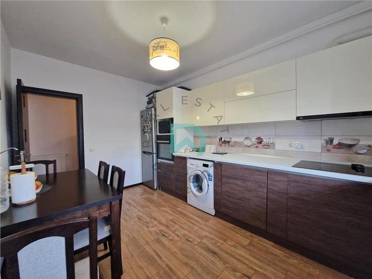 Apartament cu 2 camere decomandat, mobilat în Tractorul