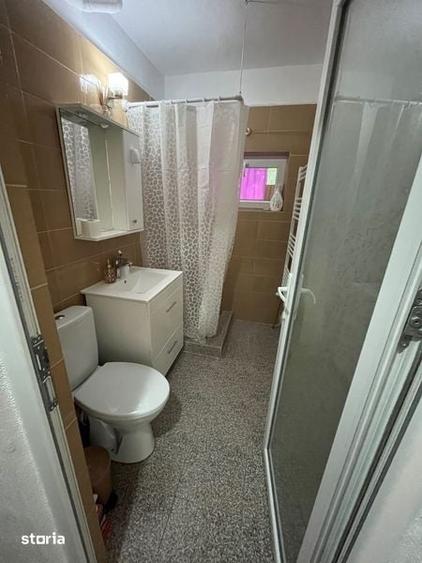 Inchiriez apartament 2 camere, zona 9 mai - 7