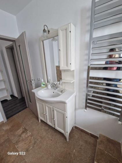 Apartament cu 2 camere semidecomandat în Palazu Mare