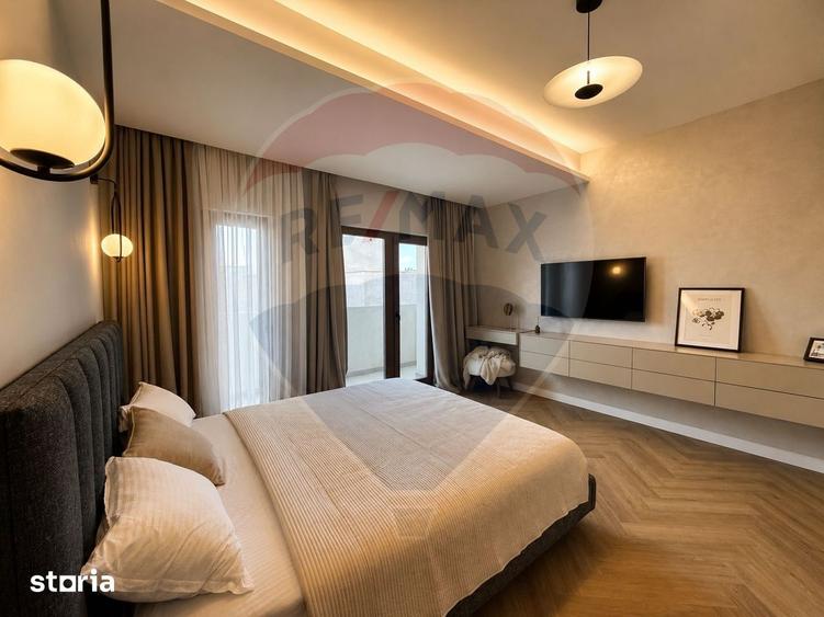 Casă cu 7 camere cu Teren 240 Mp în Sud