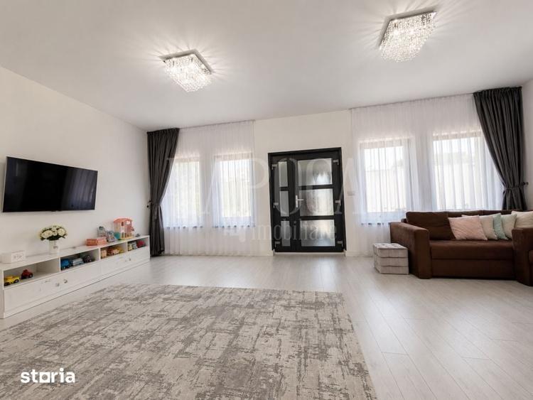 Casă cu 5 camere cu Teren 1209 Mp în Iorga
