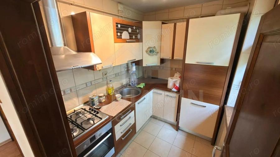 Casă cu Teren 464 Mp în Cârcea