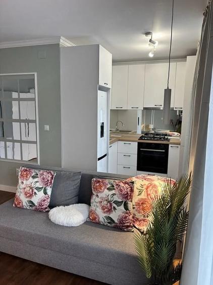 Apartament cu 2 camere semidecomandat în Florești