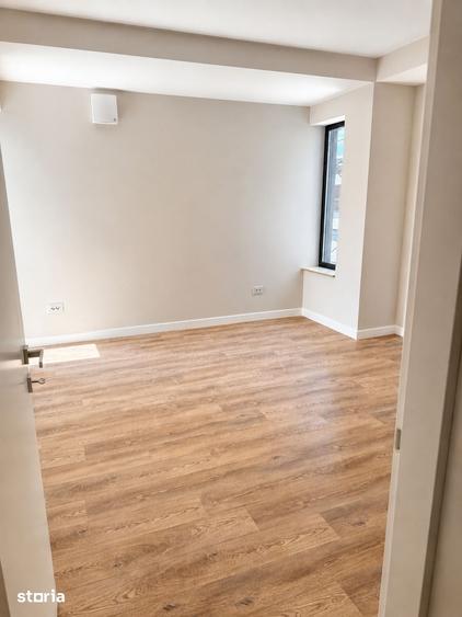 Casă cu 5 camere cu Teren 236 Mp în Exterior Vest