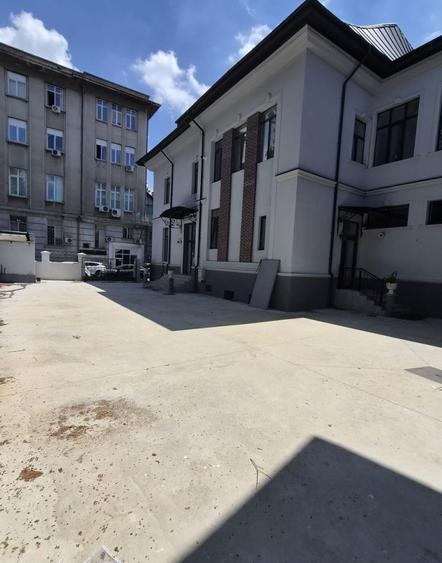 Birou, de 1,200 mp, în Cișmigiu