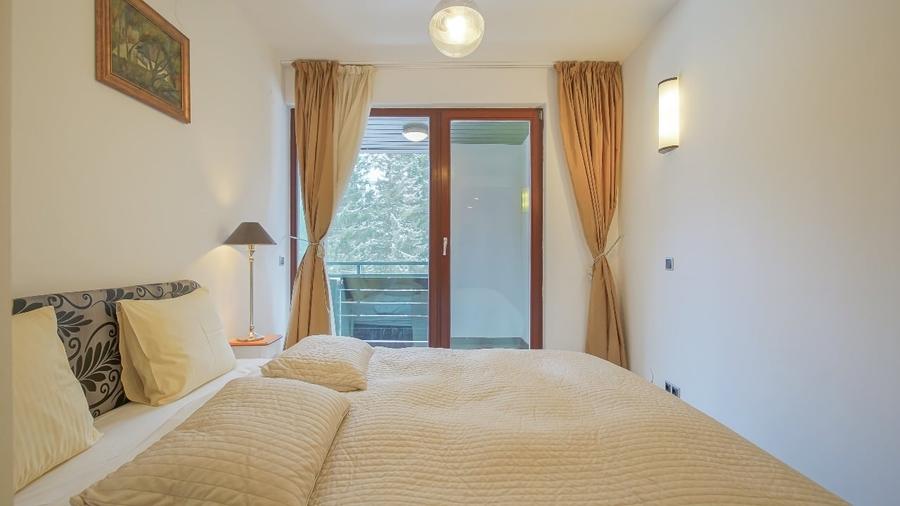 Apartament cu 3 camere decomandat, mobilat în 13 Decembrie