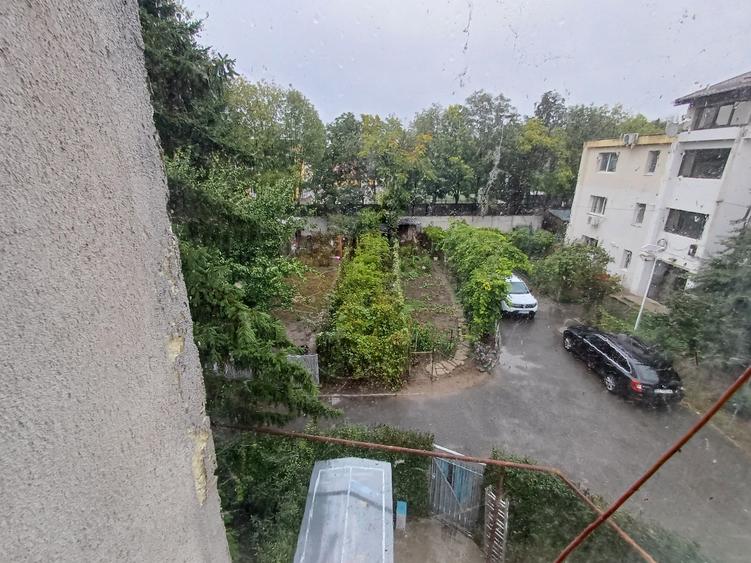 Apartament cu 2 camere decomandat în Calea Galați