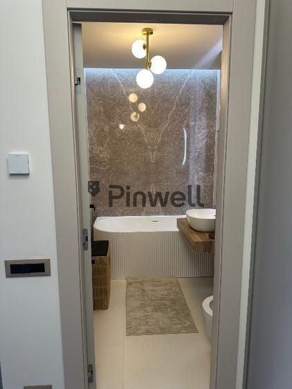 Apartament cu 3 camere decomandat, mobilat în Central