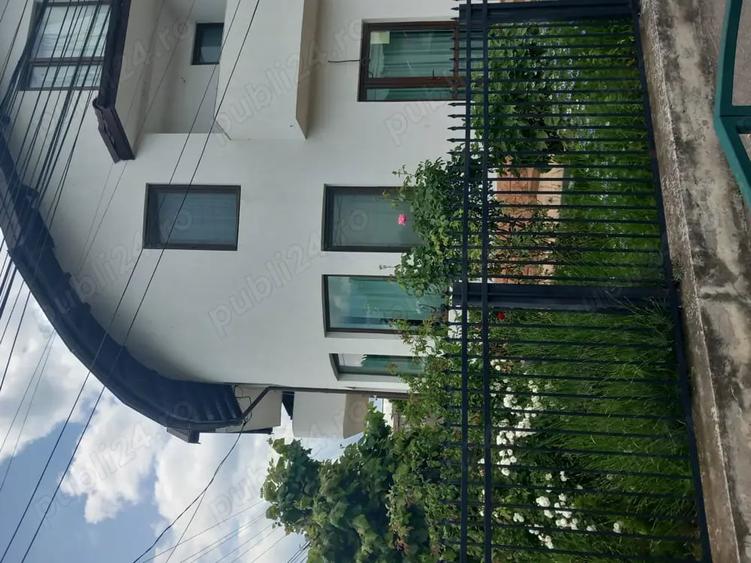 Casă cu 6 camere cu Teren 500 Mp în Vălenii de Munte